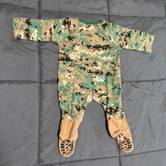 Baby Marine Onesie USMC - Picture 2 of 5